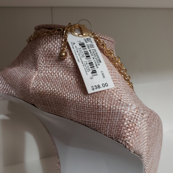 Statement Necklace - Picture 3 of 3